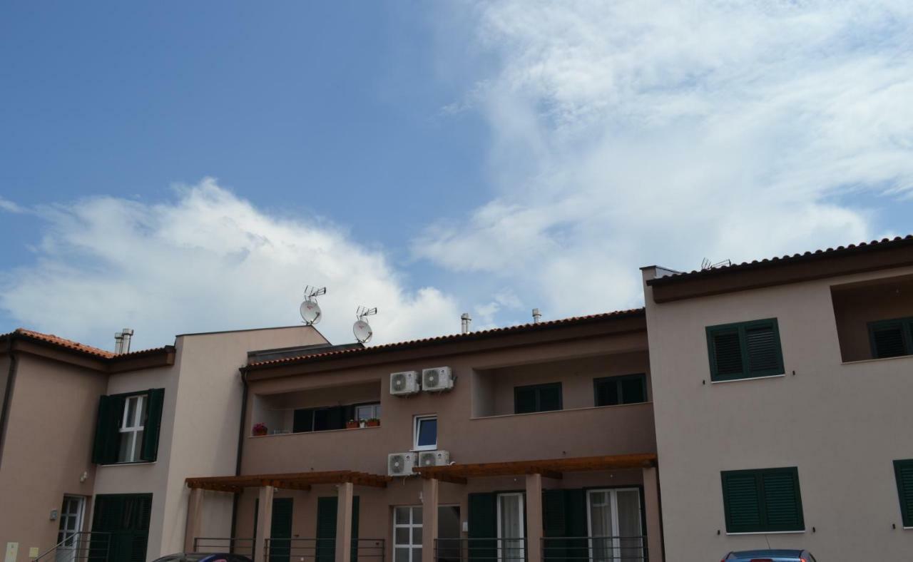 Apartments Dona Cres Exterior photo